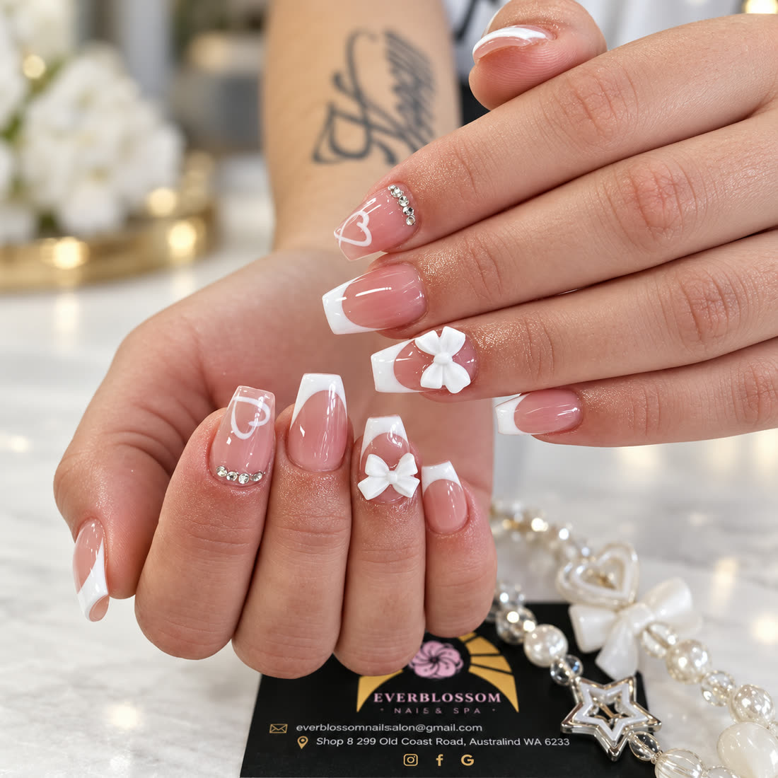 White 3D bow French